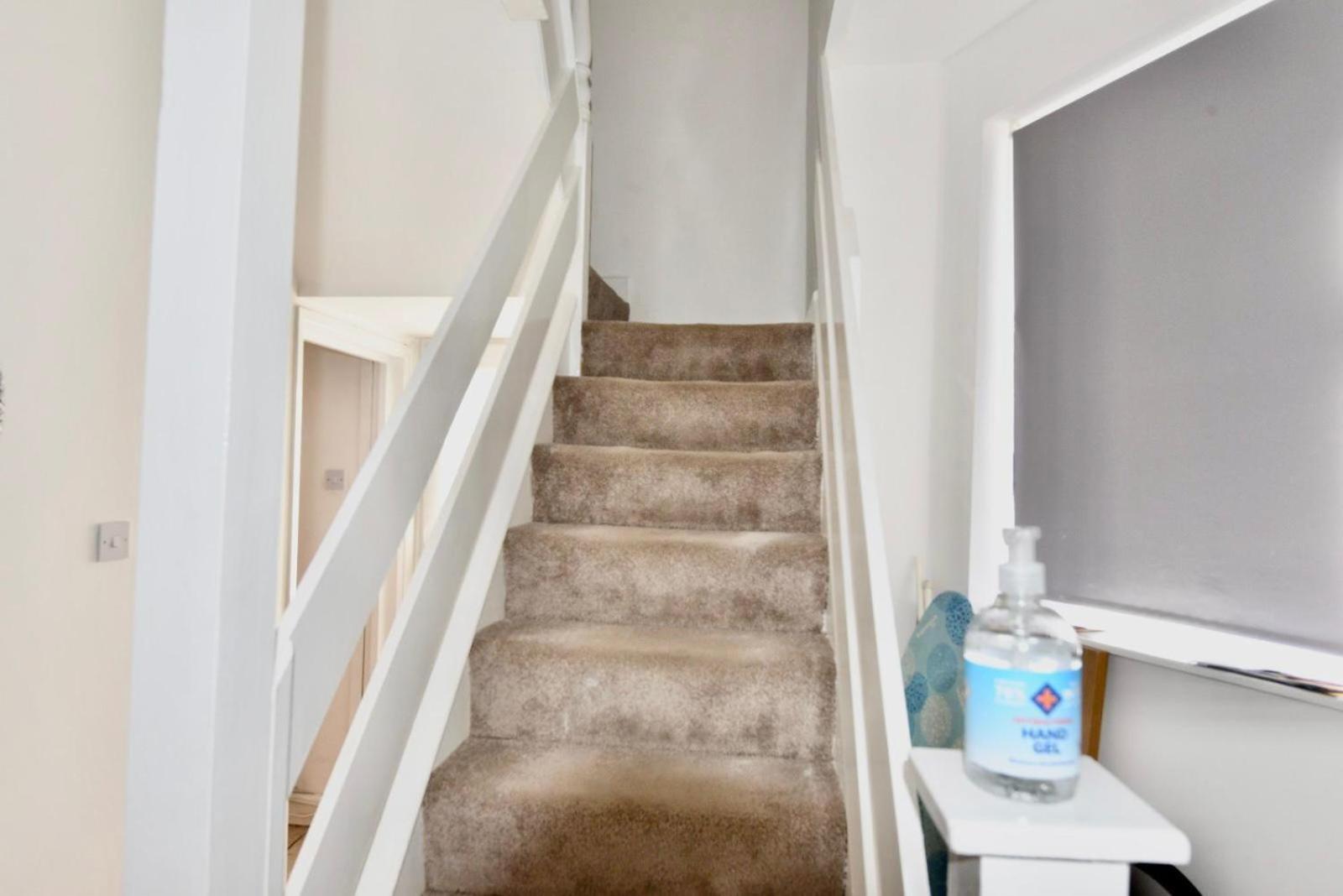 Come On In Lucas Street Newport Train Station Sleep Upto 8 Villa Exterior photo