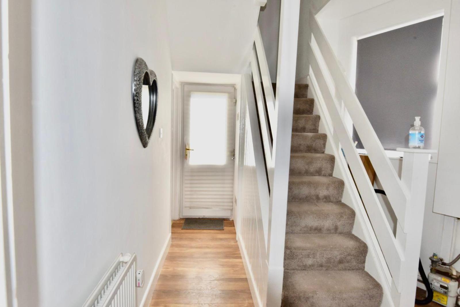 Come On In Lucas Street Newport Train Station Sleep Upto 8 Villa Exterior photo