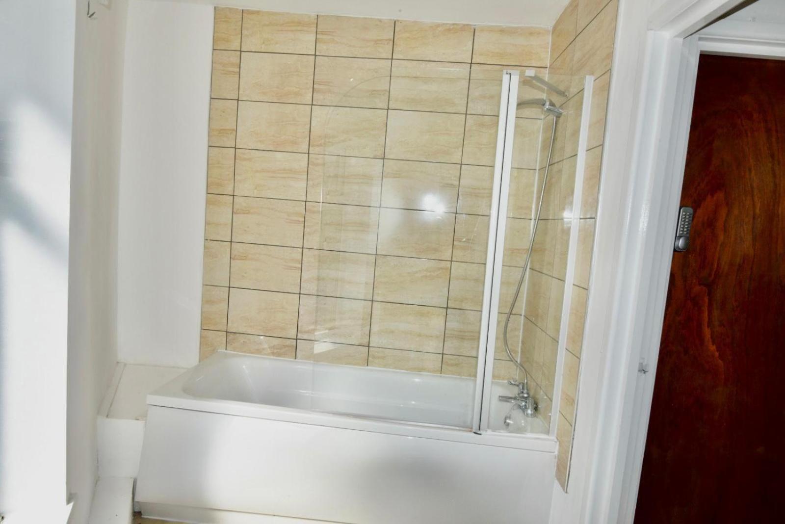 Come On In Lucas Street Newport Train Station Sleep Upto 8 Villa Exterior photo