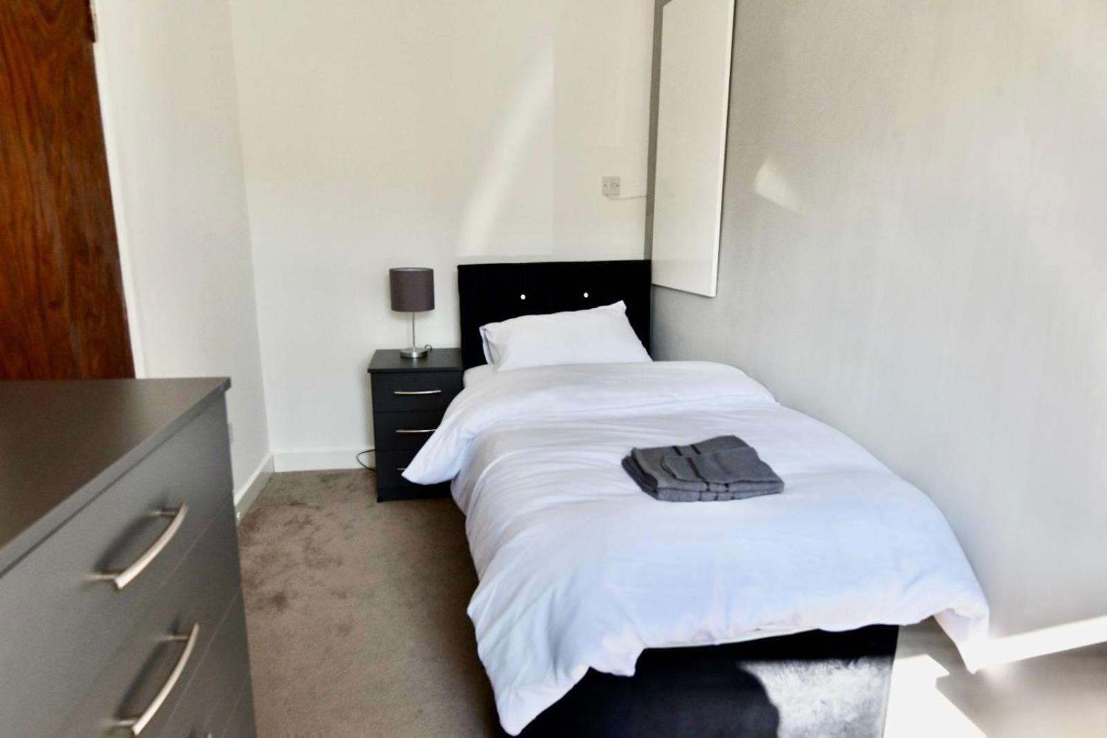 Come On In Lucas Street Newport Train Station Sleep Upto 8 Villa Exterior photo